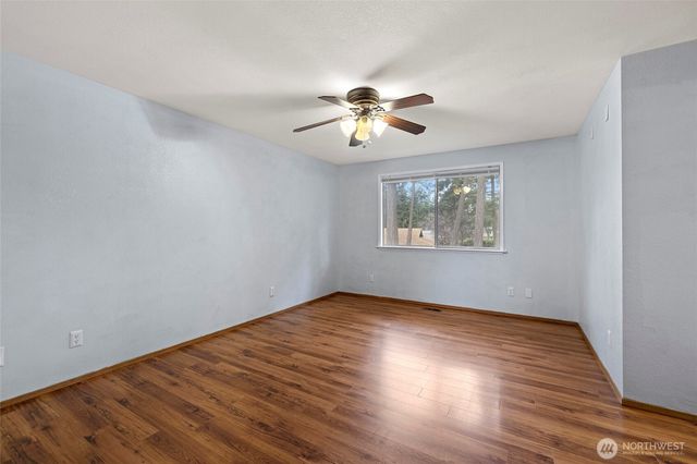 633 NW Mizzen Drive, Oak Harbor, WA 98277