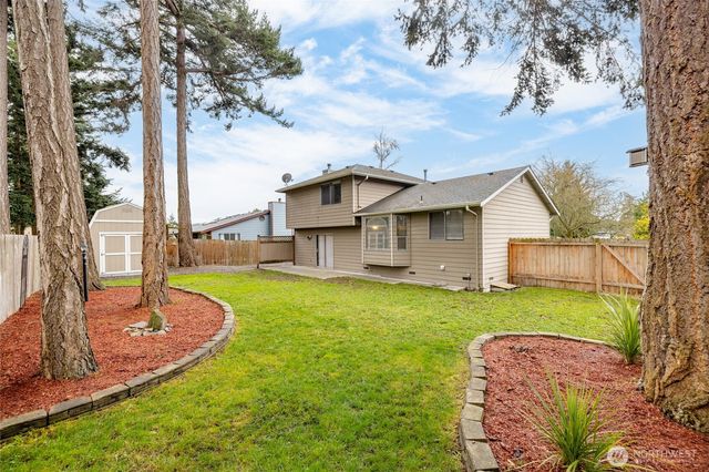 633 NW Mizzen Drive, Oak Harbor, WA 98277