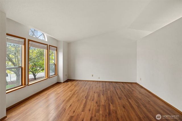 633 NW Mizzen Drive, Oak Harbor, WA 98277