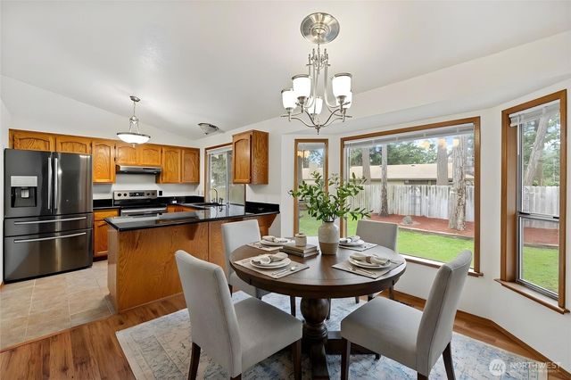 633 NW Mizzen Drive, Oak Harbor, WA 98277