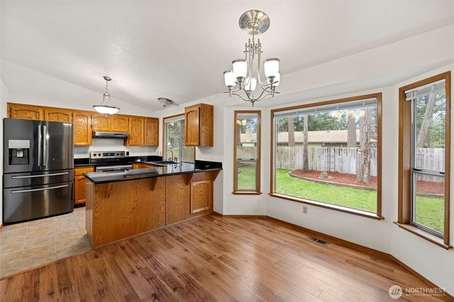 633 NW Mizzen Drive, Oak Harbor, WA 98277