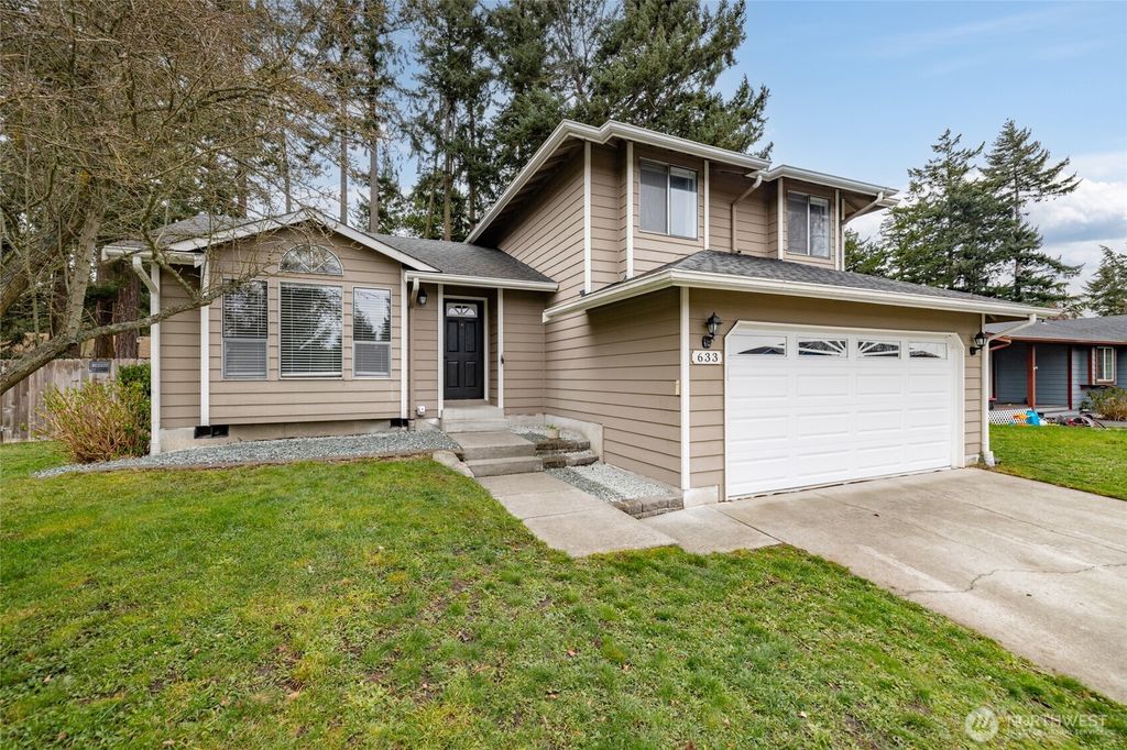 633 NW Mizzen Drive, Oak Harbor, WA 98277