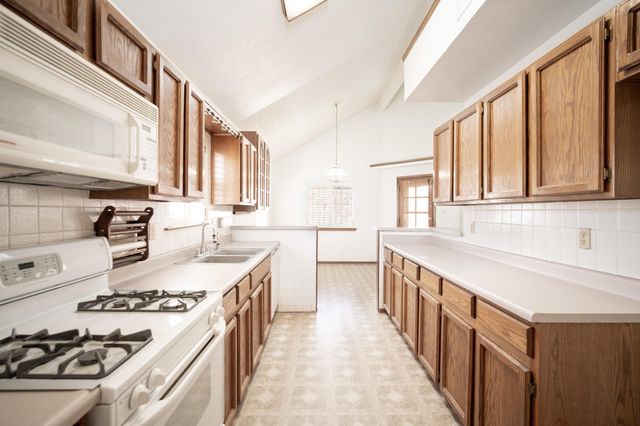 568 MOGOLLON Circle, El Paso, TX 79912