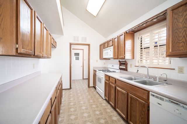 568 MOGOLLON Circle, El Paso, TX 79912