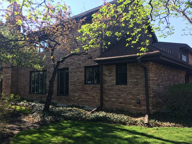 1872 MISSION HILLS Lane, Northbrook, IL 60062