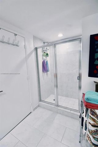 950 Brickell Bay Drive 1807, Miami, FL 33131