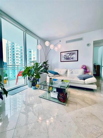 950 Brickell Bay Drive 1807, Miami, FL 33131