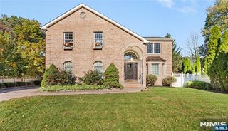 6 Cooper Avenue, Roseland, NJ 07068