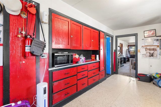 855 Lewisohn, Butte, MT 59701