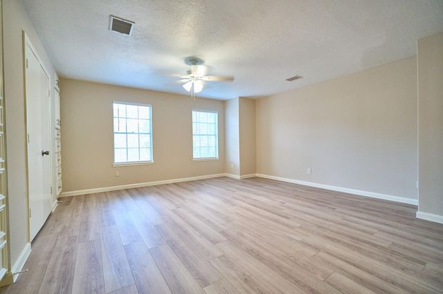 10818 Briar Forest Drive 34, Houston, TX 77042