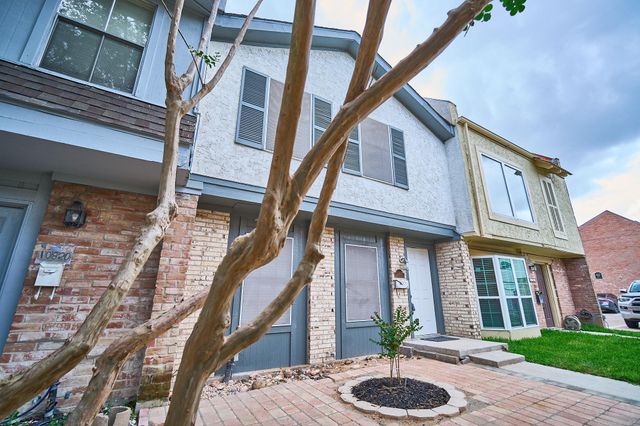 10818 Briar Forest Drive 34, Houston, TX 77042