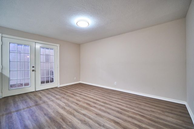 10818 Briar Forest Drive 34, Houston, TX 77042