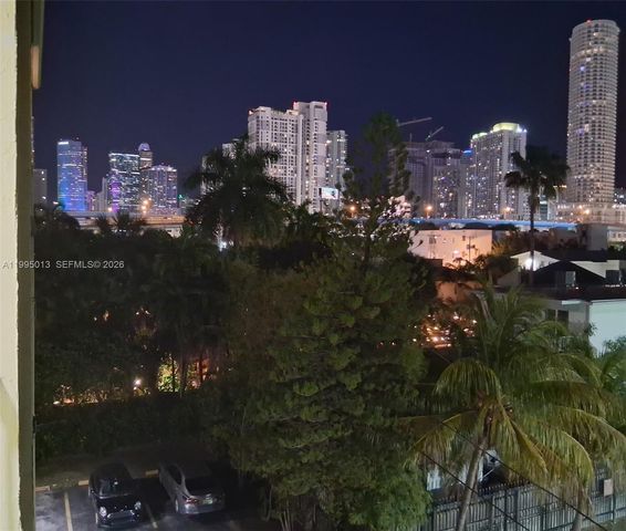 453 SW 2nd St 306C, Miami, FL 33130