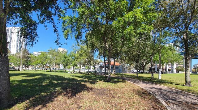 453 SW 2nd St 306C, Miami, FL 33130