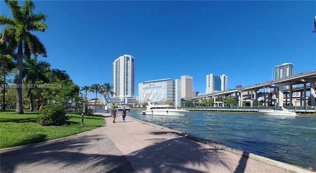 453 SW 2nd St 306C, Miami, FL 33130