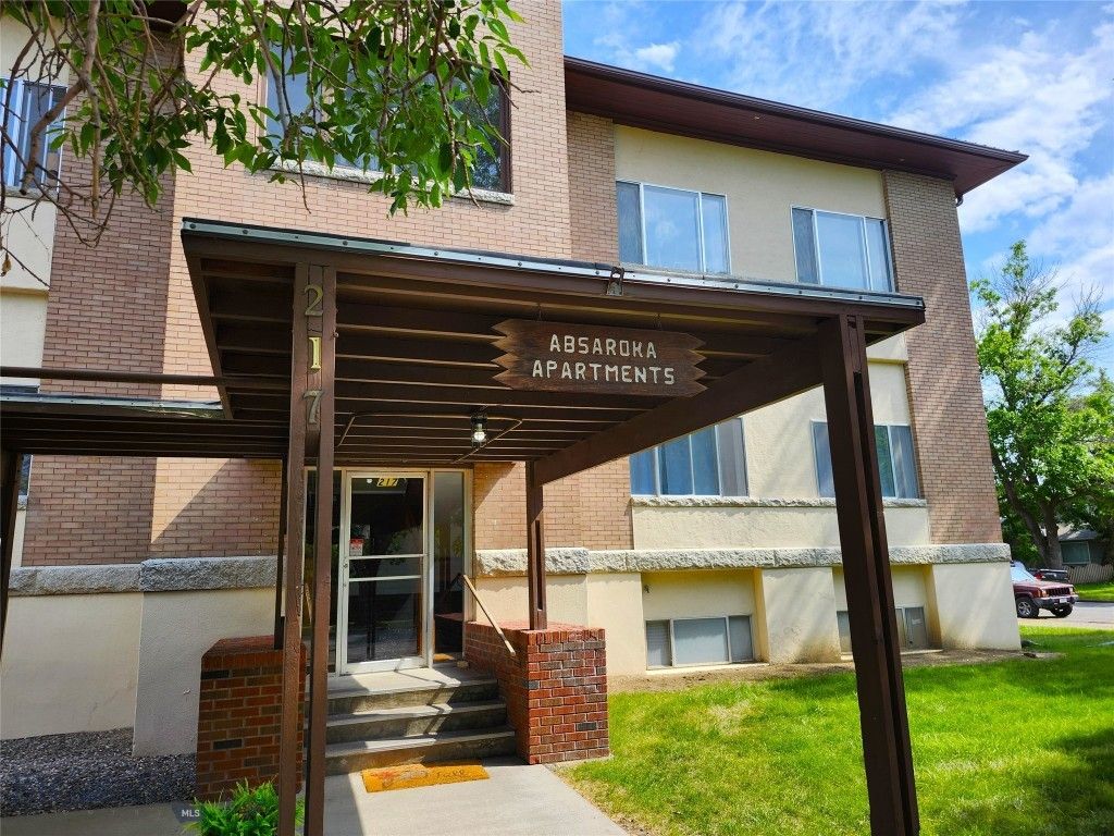 217 W Clark, Livingston, MT 59047