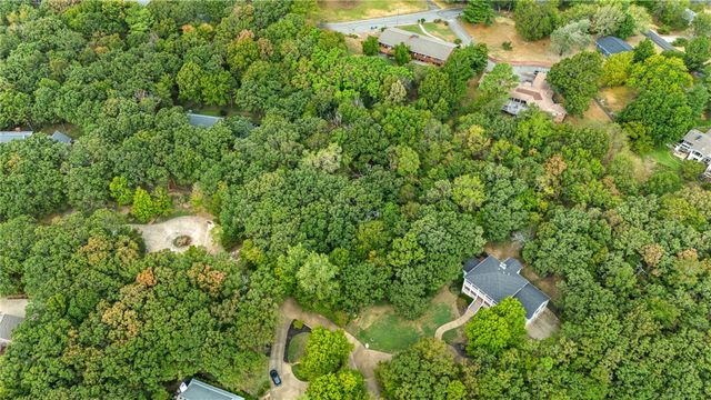 1888 E Rockwood Trail, Fayetteville, AR 72701