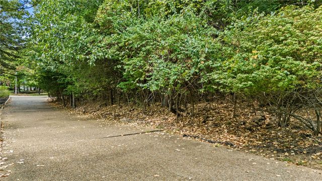 1888 E Rockwood Trail, Fayetteville, AR 72701