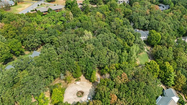 1888 E Rockwood Trail, Fayetteville, AR 72701