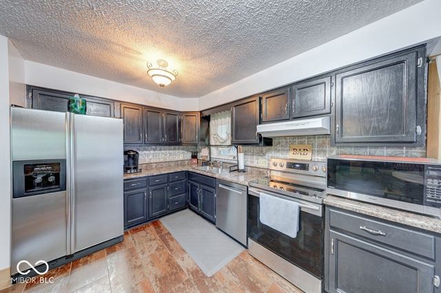 8608 S Providence Drive, Nineveh, IN 46164