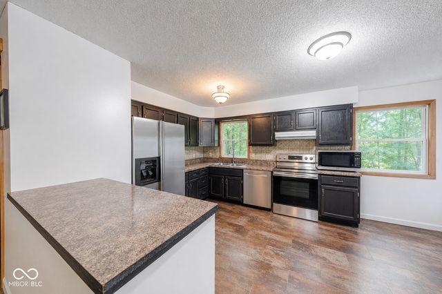 8608 S Providence Drive, Nineveh, IN 46164