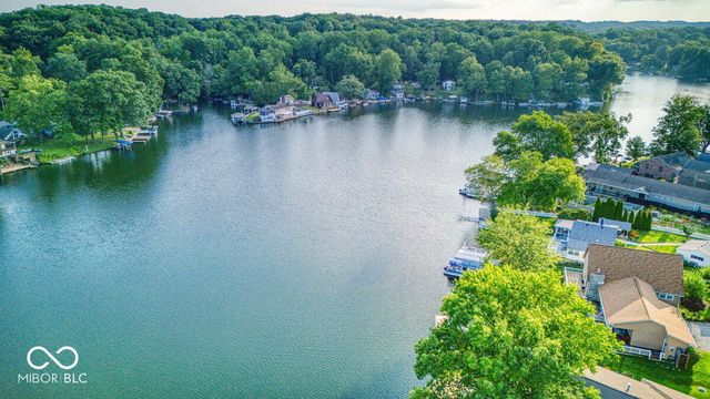 8608 S Providence Drive, Nineveh, IN 46164