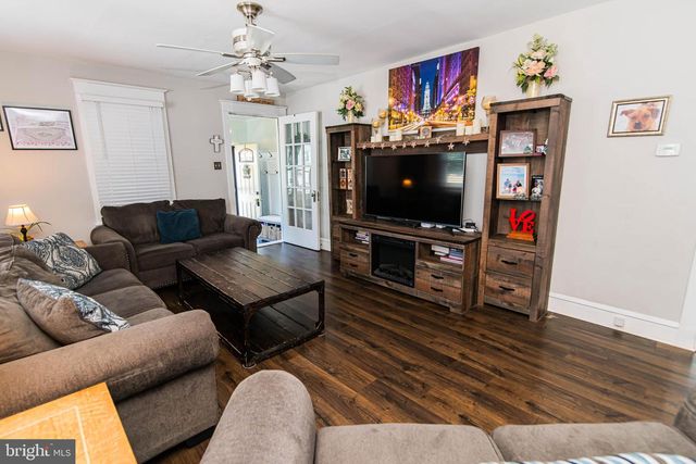 717 MONROE AVE, Glenside, PA 19038