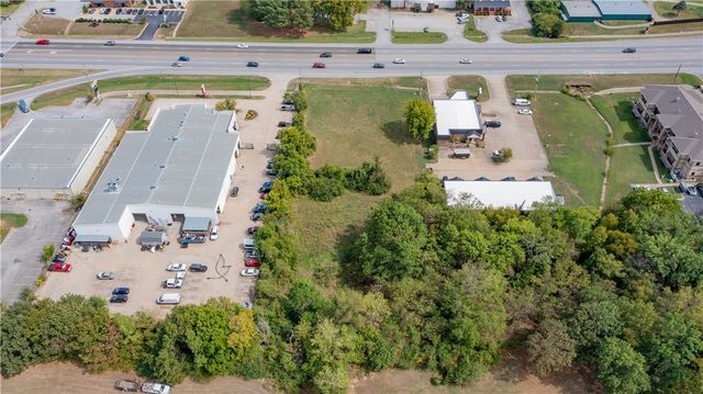 S Thompson Street, Springdale, AR 72764