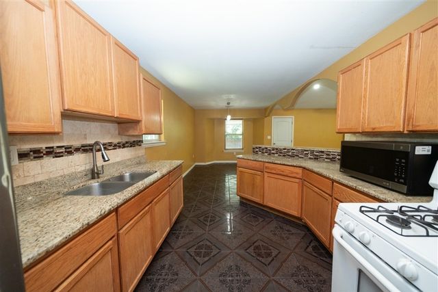 1825 E Shore Drive, Dallas, TX 75217