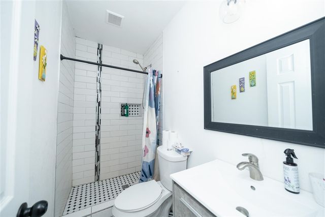 1825 E Shore Drive, Dallas, TX 75217