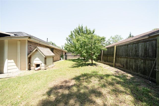 1825 E Shore Drive, Dallas, TX 75217