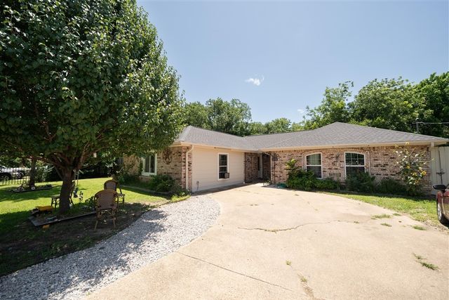 1825 E Shore Drive, Dallas, TX 75217