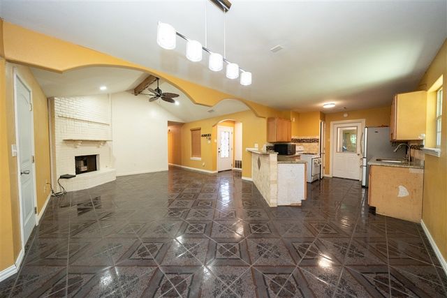 1825 E Shore Drive, Dallas, TX 75217