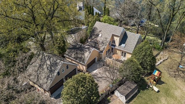 799 Heinel Drive, Roseville, MN 55113