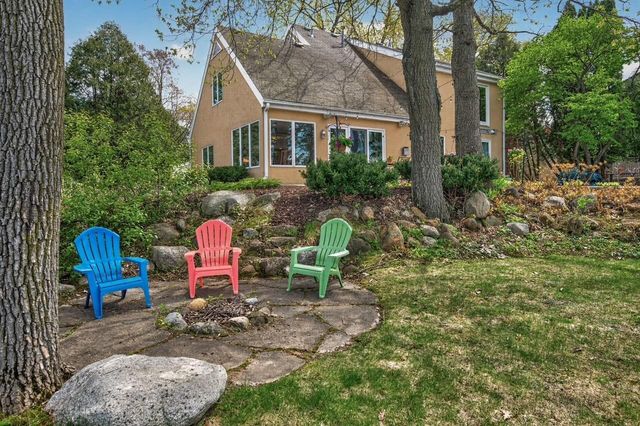 799 Heinel Drive, Roseville, MN 55113