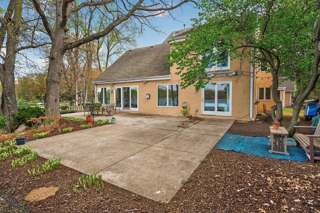 799 Heinel Drive, Roseville, MN 55113