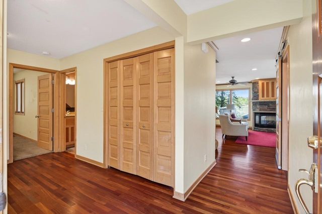 799 Heinel Drive, Roseville, MN 55113