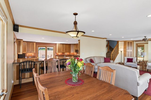 799 Heinel Drive, Roseville, MN 55113