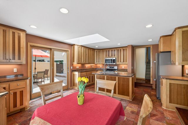 799 Heinel Drive, Roseville, MN 55113