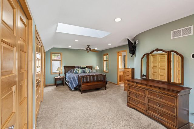 799 Heinel Drive, Roseville, MN 55113