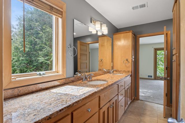 799 Heinel Drive, Roseville, MN 55113