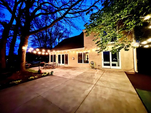 799 Heinel Drive, Roseville, MN 55113