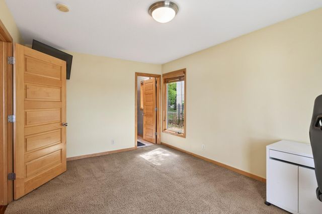 799 Heinel Drive, Roseville, MN 55113