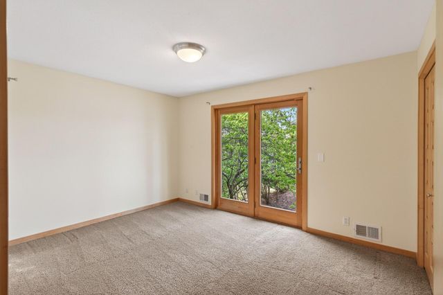 799 Heinel Drive, Roseville, MN 55113
