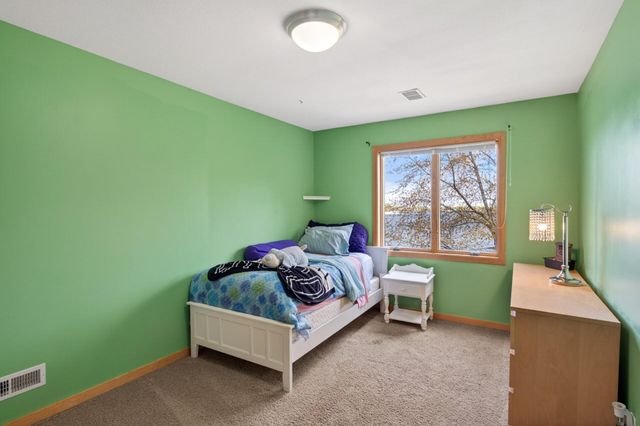 799 Heinel Drive, Roseville, MN 55113