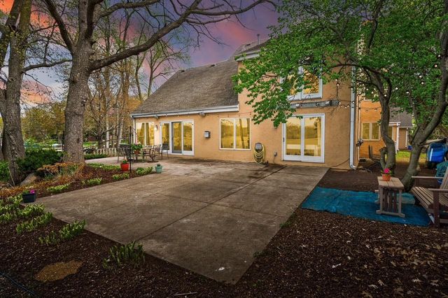 799 Heinel Drive, Roseville, MN 55113