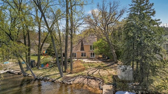 799 Heinel Drive, Roseville, MN 55113