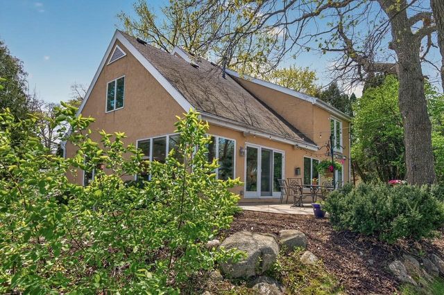 799 Heinel Drive, Roseville, MN 55113