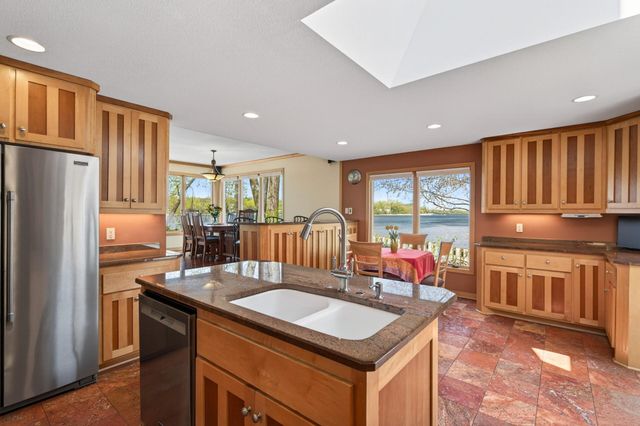 799 Heinel Drive, Roseville, MN 55113