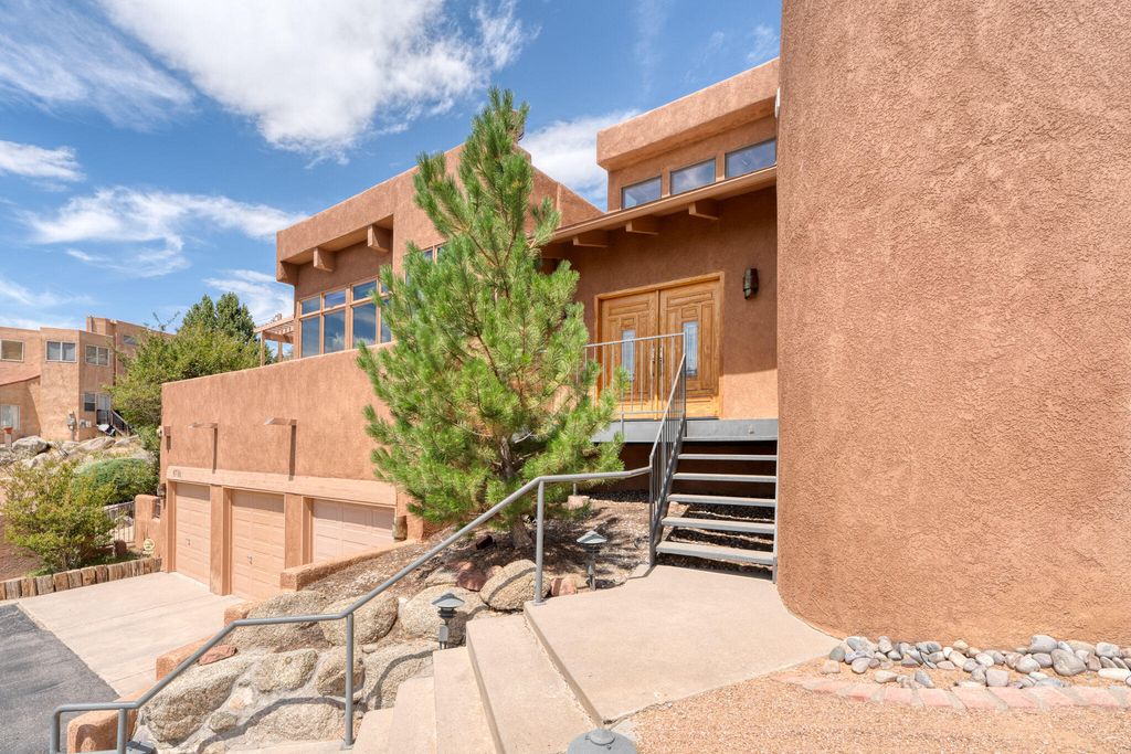 4710 PASO DEL PUMA NE, Albuquerque, NM 87111
